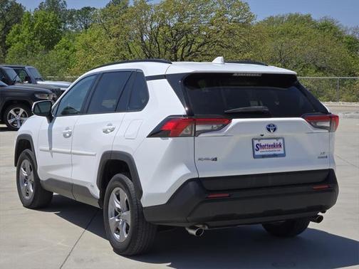 2022 Toyota RAV4 Hybrid LE