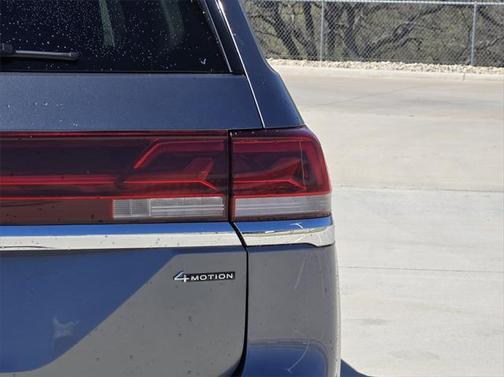 2024 Volkswagen Atlas 2.0T SE w/Technology 4MOTION