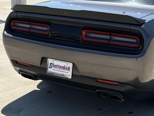 Granite Pearlcoat 2020 Dodge Challenger R/T