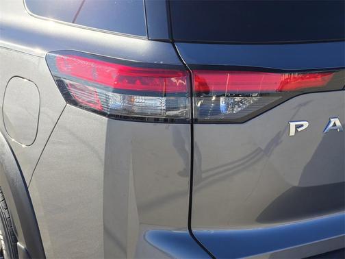 2023 Nissan Pathfinder S FWD