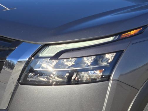 2023 Nissan Pathfinder S FWD