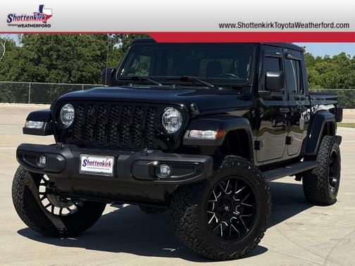 Black Clearcoat 2022 Jeep Gladiator Altitude 4x4