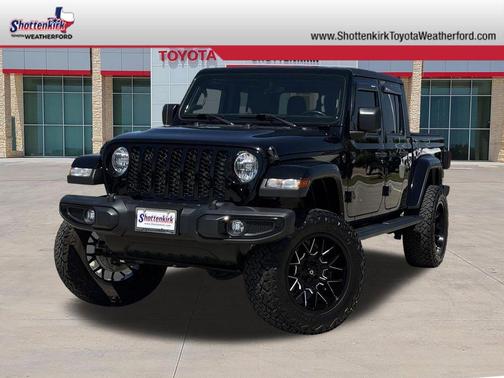 Black Clearcoat 2022 Jeep Gladiator Altitude 4x4