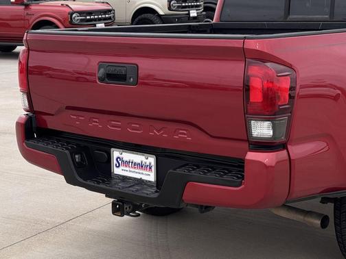 2018 Toyota Tacoma SR