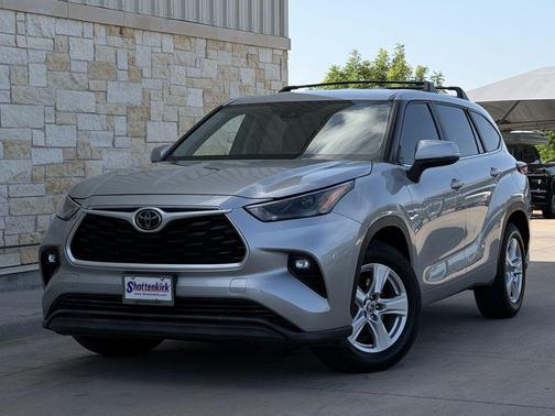 Celestial Silver Metallic 2023 Toyota Highlander LE
