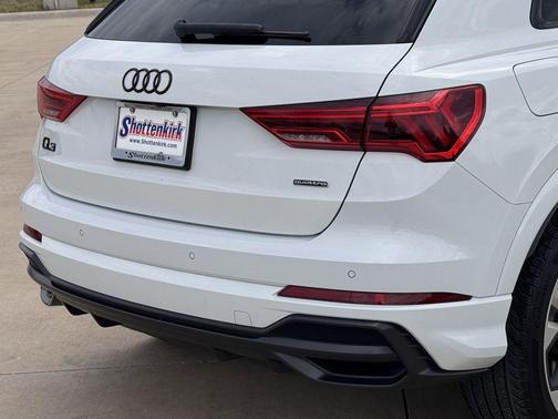 2022 Audi Q3 45 S line Premium Plus
