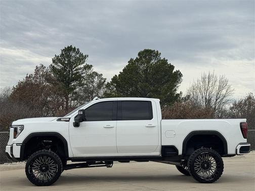 2024 GMC Sierra 2500 AT4
