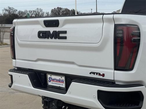 2024 GMC Sierra 2500 AT4