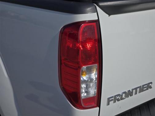 2017 Nissan Frontier SV