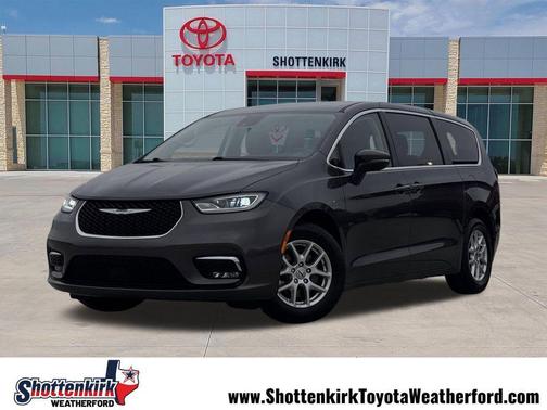 Granite Crystal Metallic Clearcoat 2023 Chrysler Pacifica Touring L