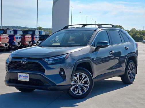 2022 Toyota RAV4 Hybrid XLE Premium