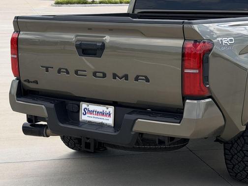 Bronze 2025 Toyota Tacoma TRD Sport