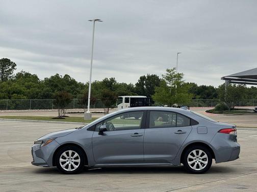 Celestite 2025 Toyota Corolla LE