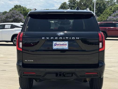 Black Metallic 2025 Ford Expedition Active