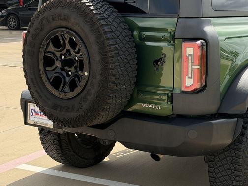 Eruption Green Metallic 2023 Ford Bronco Wildtrak