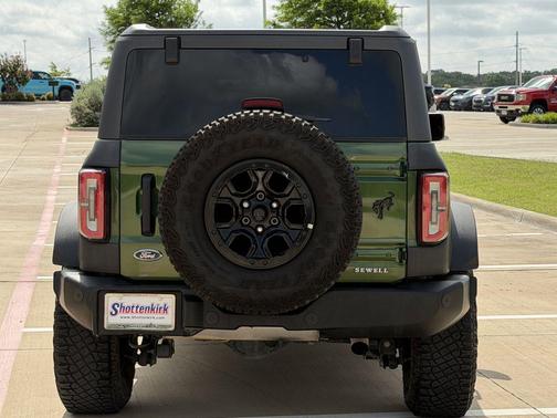 Eruption Green Metallic 2023 Ford Bronco Wildtrak