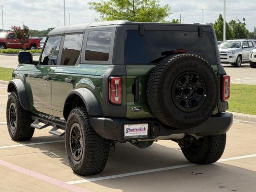 Eruption Green Metallic 2023 Ford Bronco Wildtrak