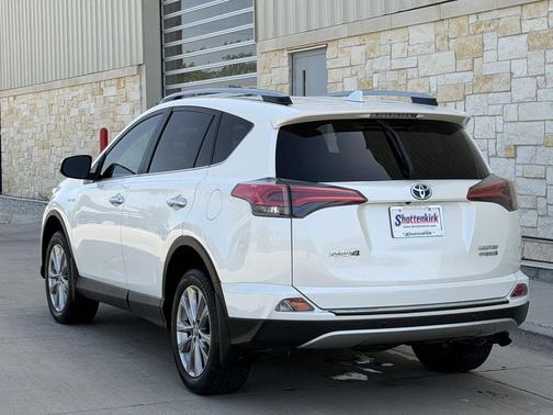 Blizzard Pearl 2018 Toyota RAV4 Hybrid Limited
