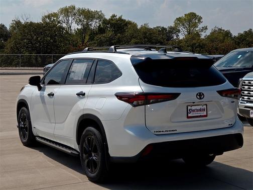 2025 Toyota Highlander Hybrid XLE