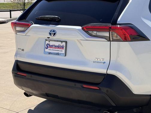 2024 Toyota RAV4 Hybrid XLE Premium