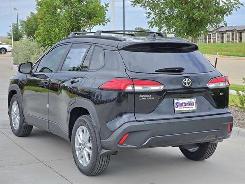 2025 Toyota Corolla Cross LE
