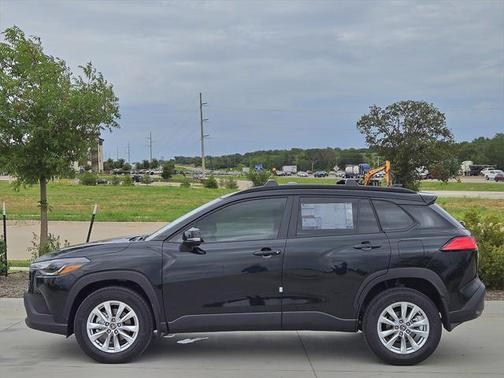 2025 Toyota Corolla Cross LE