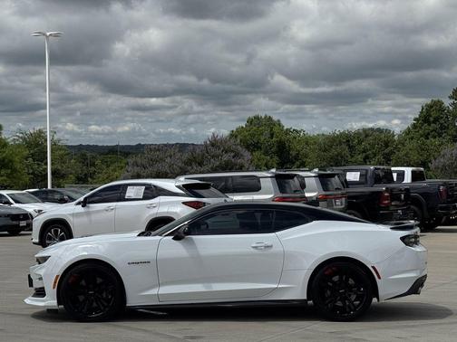 Summit White 2021 Chevrolet Camaro 2SS