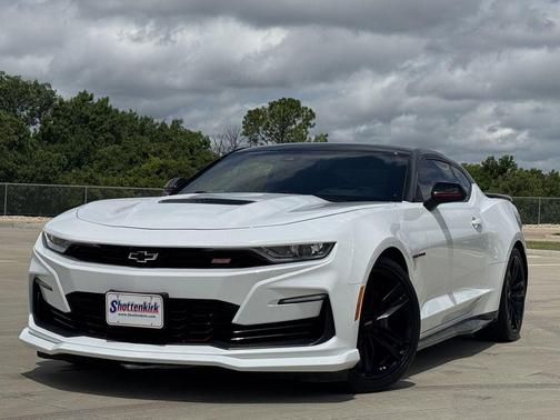Summit White 2021 Chevrolet Camaro 2SS