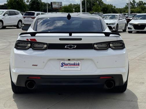 Summit White 2021 Chevrolet Camaro 2SS