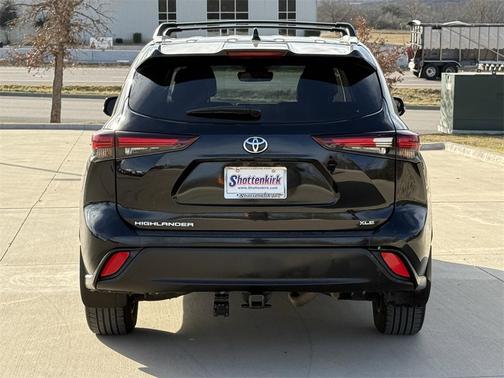 2024 Toyota Highlander XLE