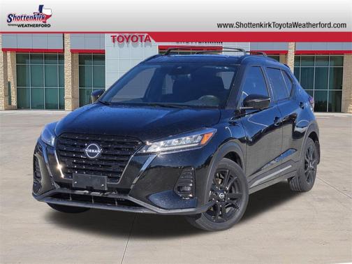 2022 Nissan Kicks SR