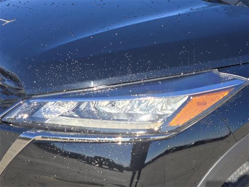 2022 Nissan Kicks SR