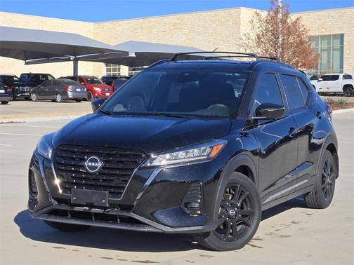 2022 Nissan Kicks SR