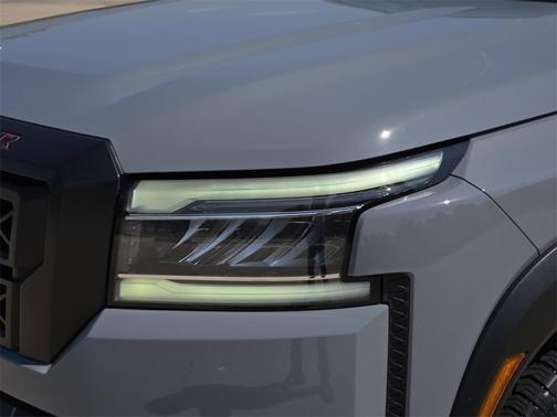 2023 Nissan Frontier PRO-X