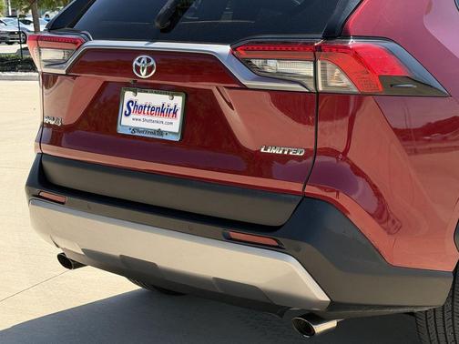 Pearl 2022 Toyota RAV4 Limited
