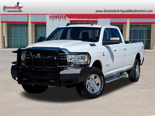 2022 RAM 2500 Big Horn Crew Cab 4x4 8' Box