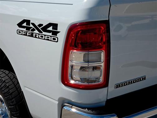 2022 RAM 2500 Big Horn Crew Cab 4x4 8' Box