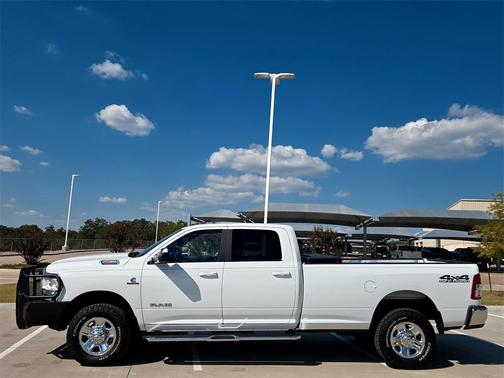 2022 RAM 2500 Big Horn Crew Cab 4x4 8' Box