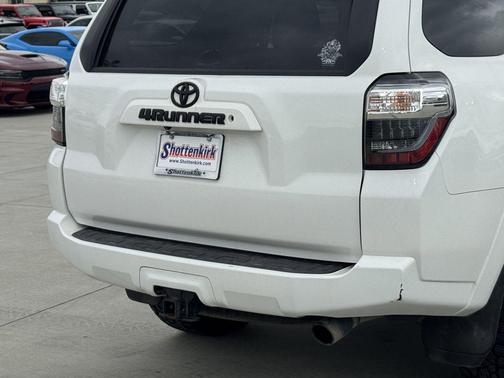 Super White 2020 Toyota 4Runner SR5