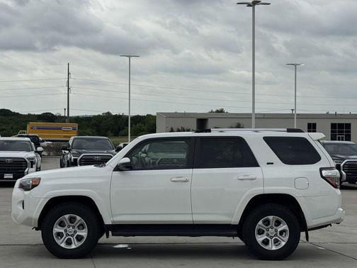 Super White 2020 Toyota 4Runner SR5