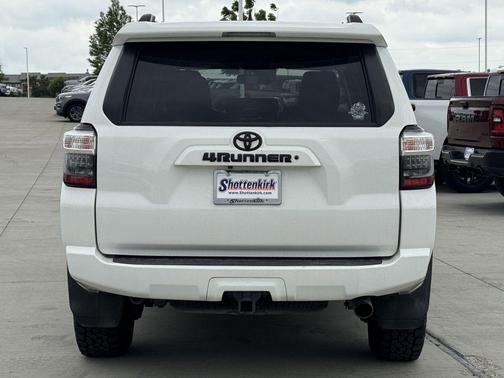 Super White 2020 Toyota 4Runner SR5