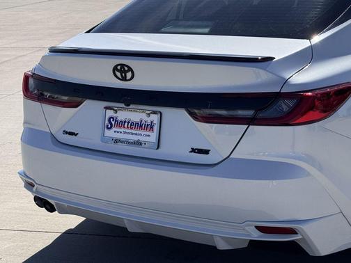 Wind Chill Pearl w/Midnight Black Metallic Roof 2026 Toyota Camry XSE