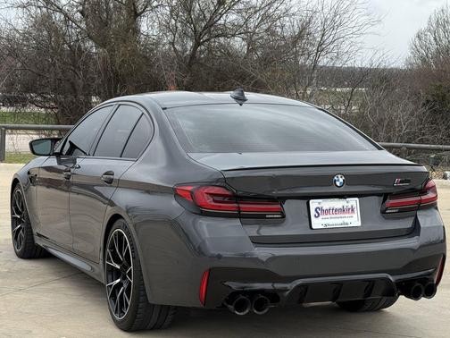 2022 BMW M5 Base