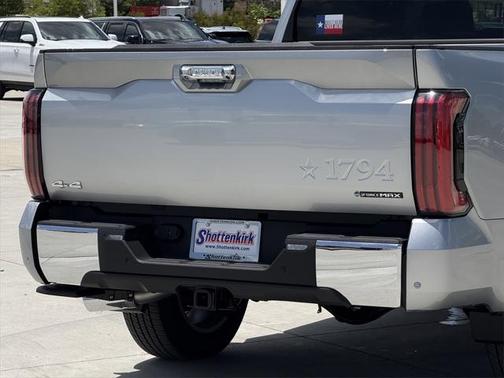 2025 Toyota Tundra Hybrid 1794 Edition
