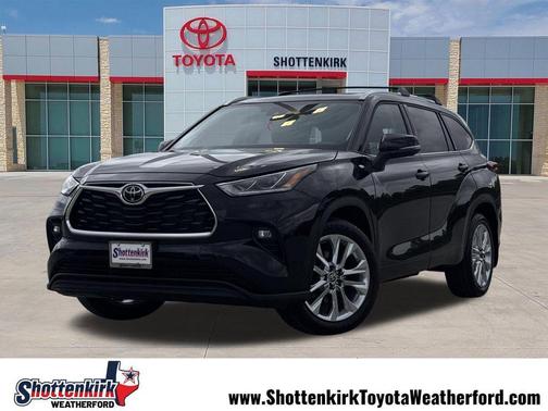 Midnight Black Metallic 2023 Toyota Highlander Limited