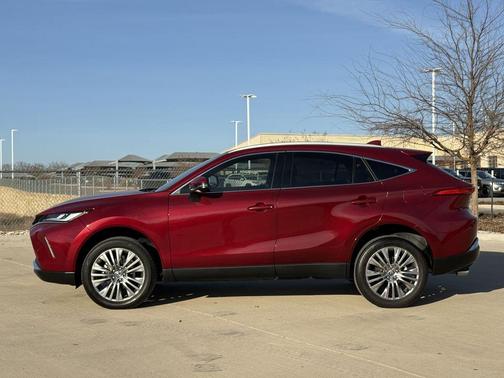 2024 Toyota Venza XLE