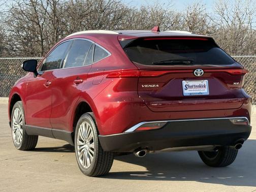 2024 Toyota Venza XLE