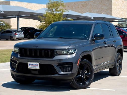 2022 Jeep Grand Cherokee Altitude