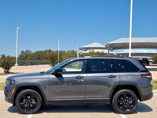2022 Jeep Grand Cherokee Altitude