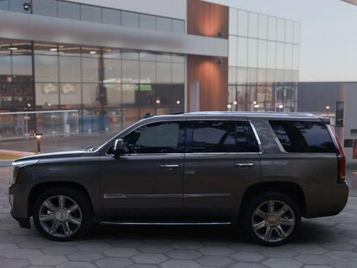 2018 Cadillac Escalade Luxury